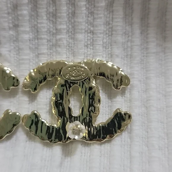 CHANEL 100% Auth Upcycled Gold Plated and Black Interlocking Earrings - Picture 4 of 6